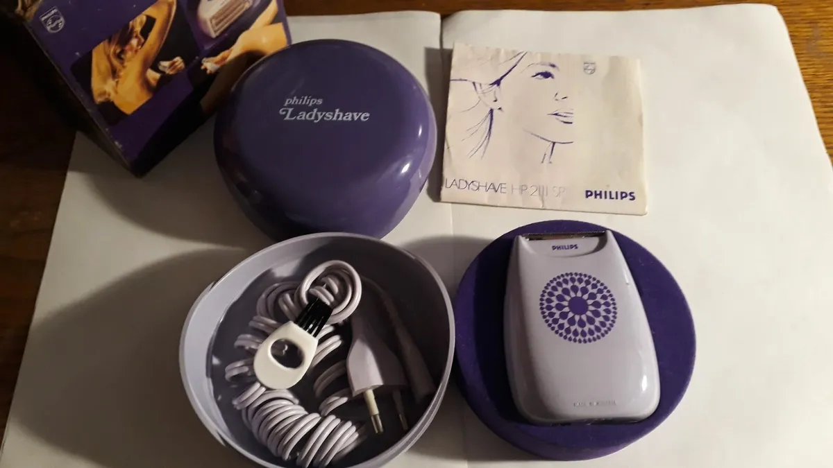 Vintage Philips Electric Shavers - Image 3