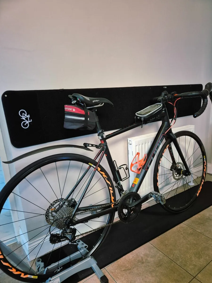 Road bike - Image 2