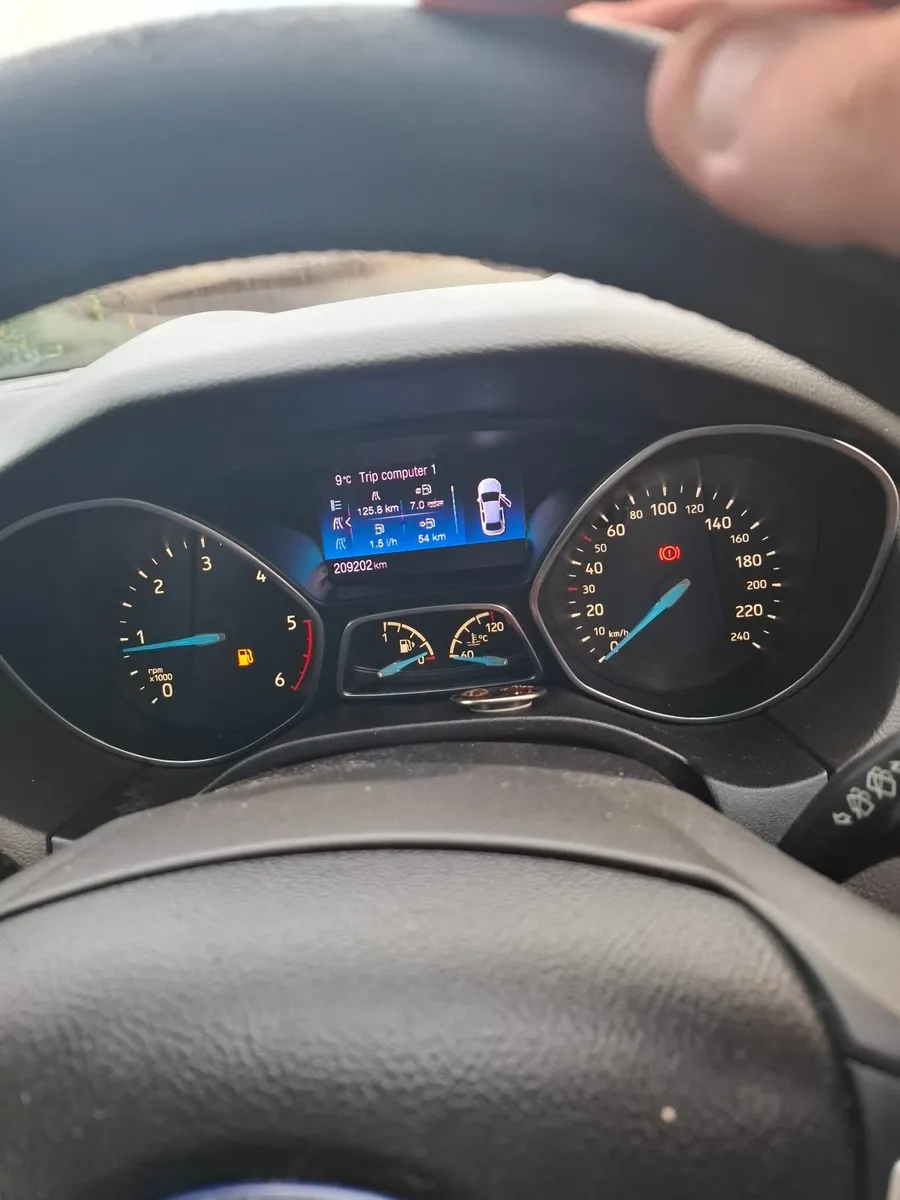 Ford Focus 2015 - Image 2