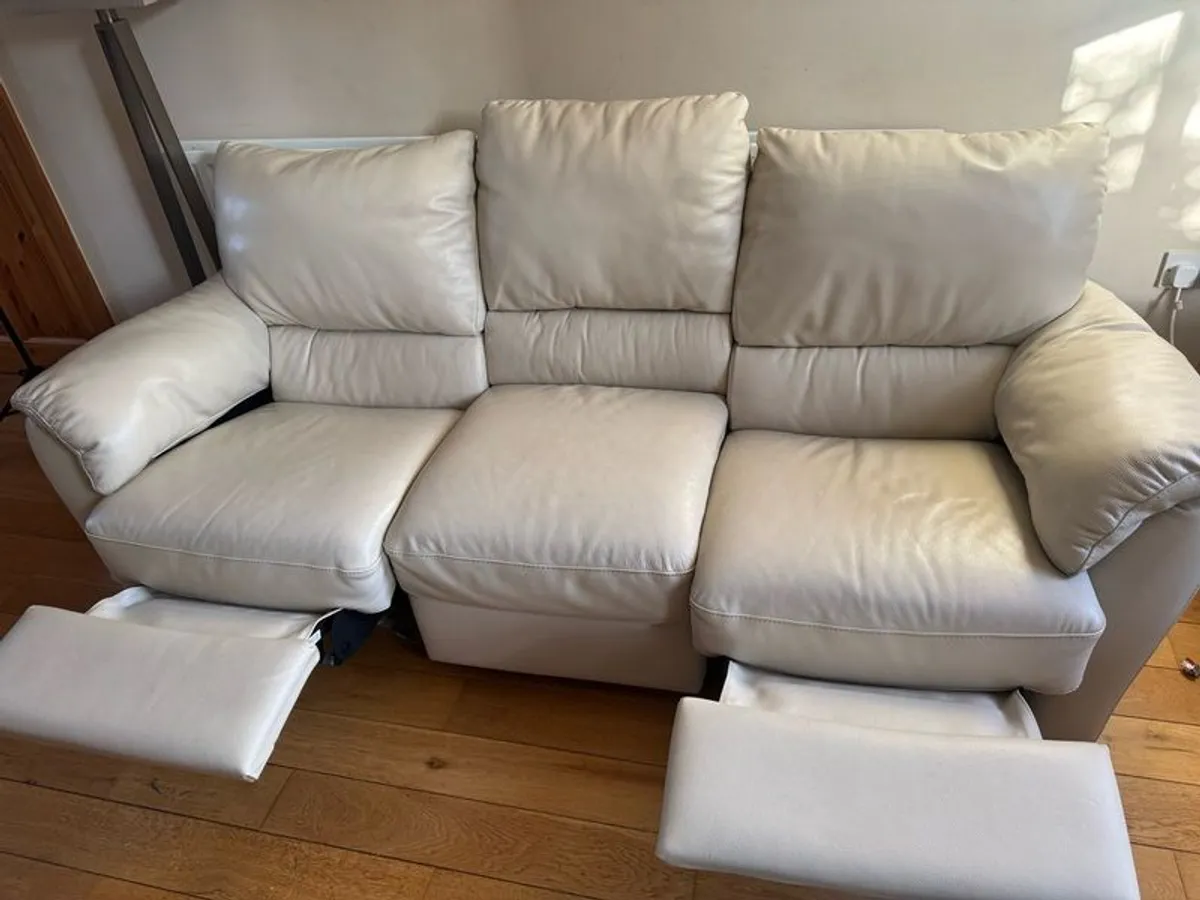 Natuzzi Leather reclining couch - Image 2
