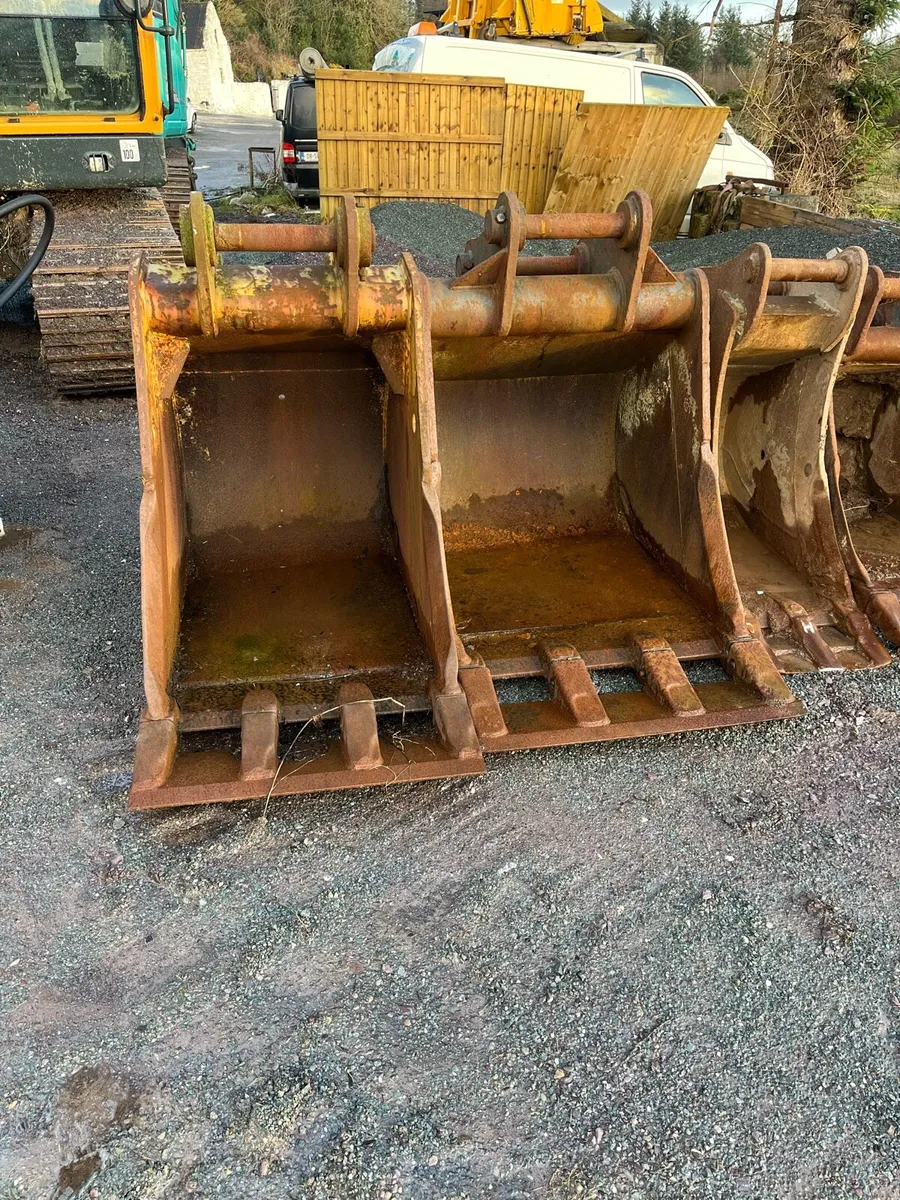 Buckets 65 and 70 mm pins - Image 2