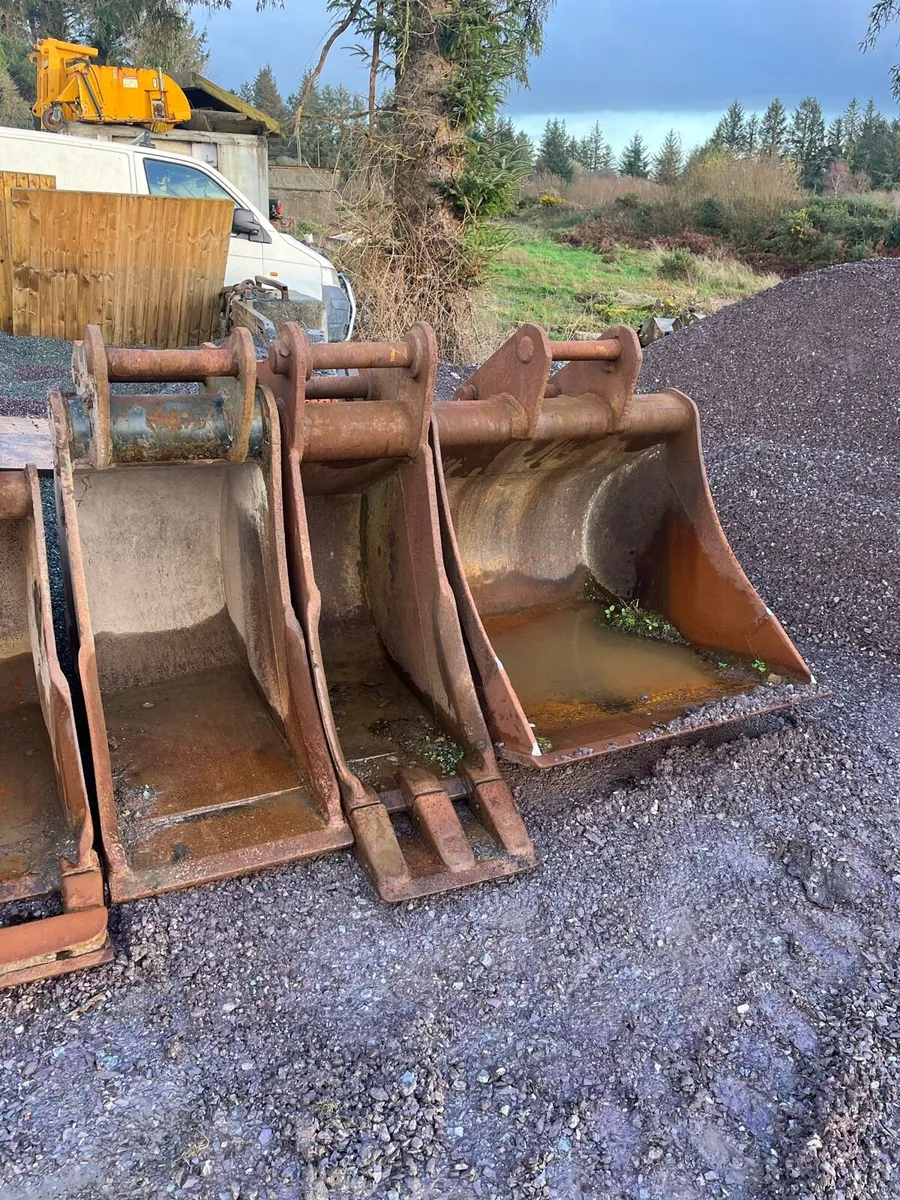 Buckets 65 and 70 mm pins - Image 3