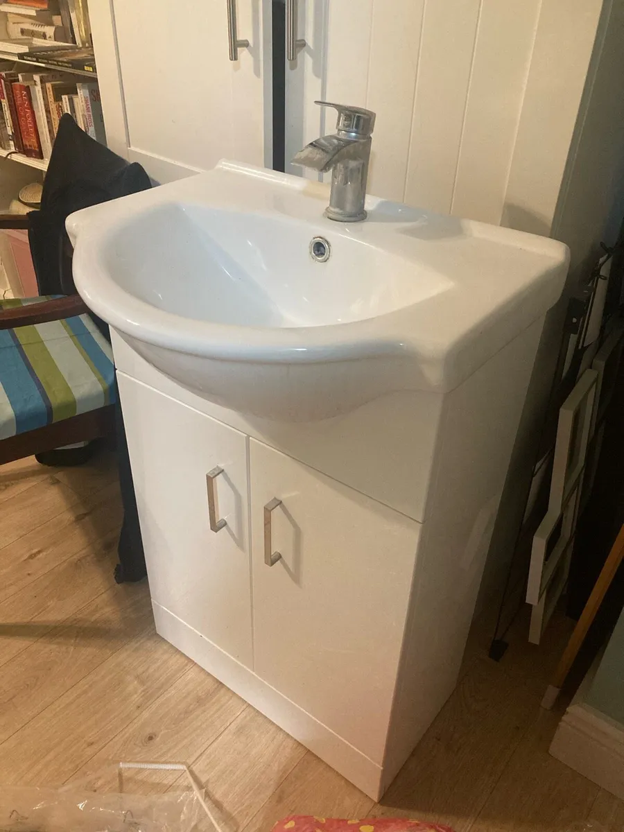 Small sink with tap and unit - Image 1