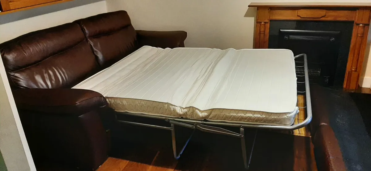 Natuzzi Italian leather 3 Seater Sofa Bed - Image 2