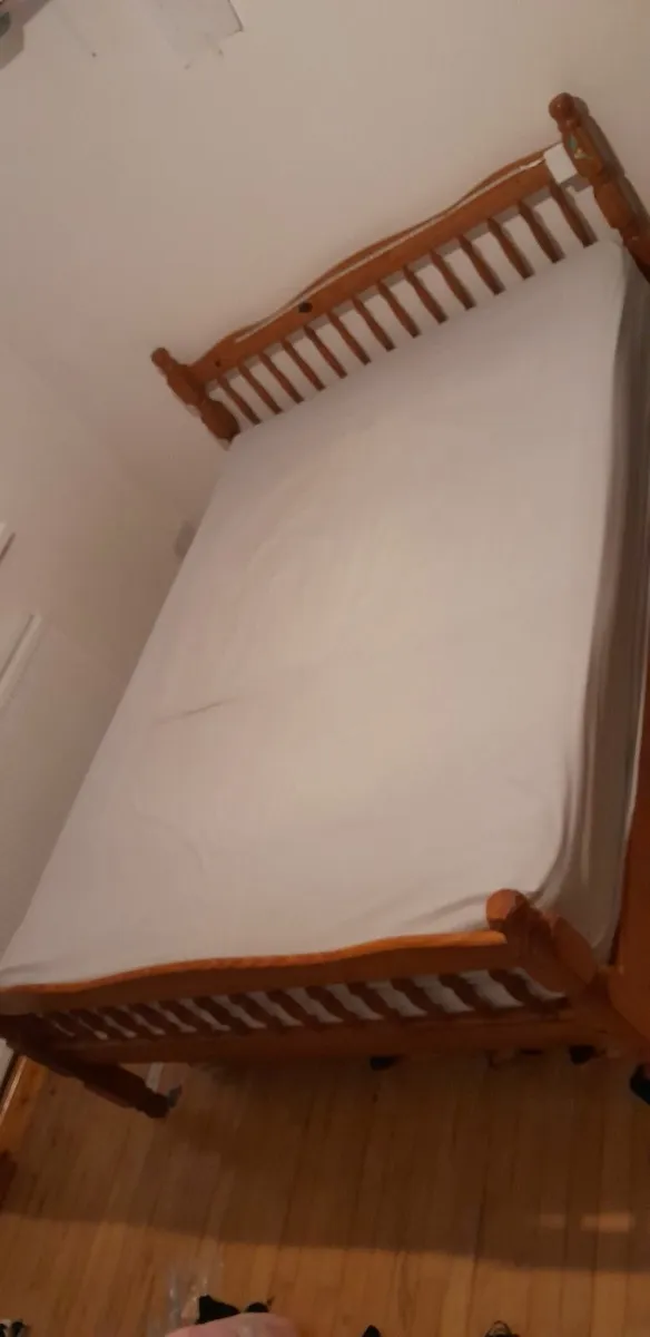 Pine Double bed - Image 4