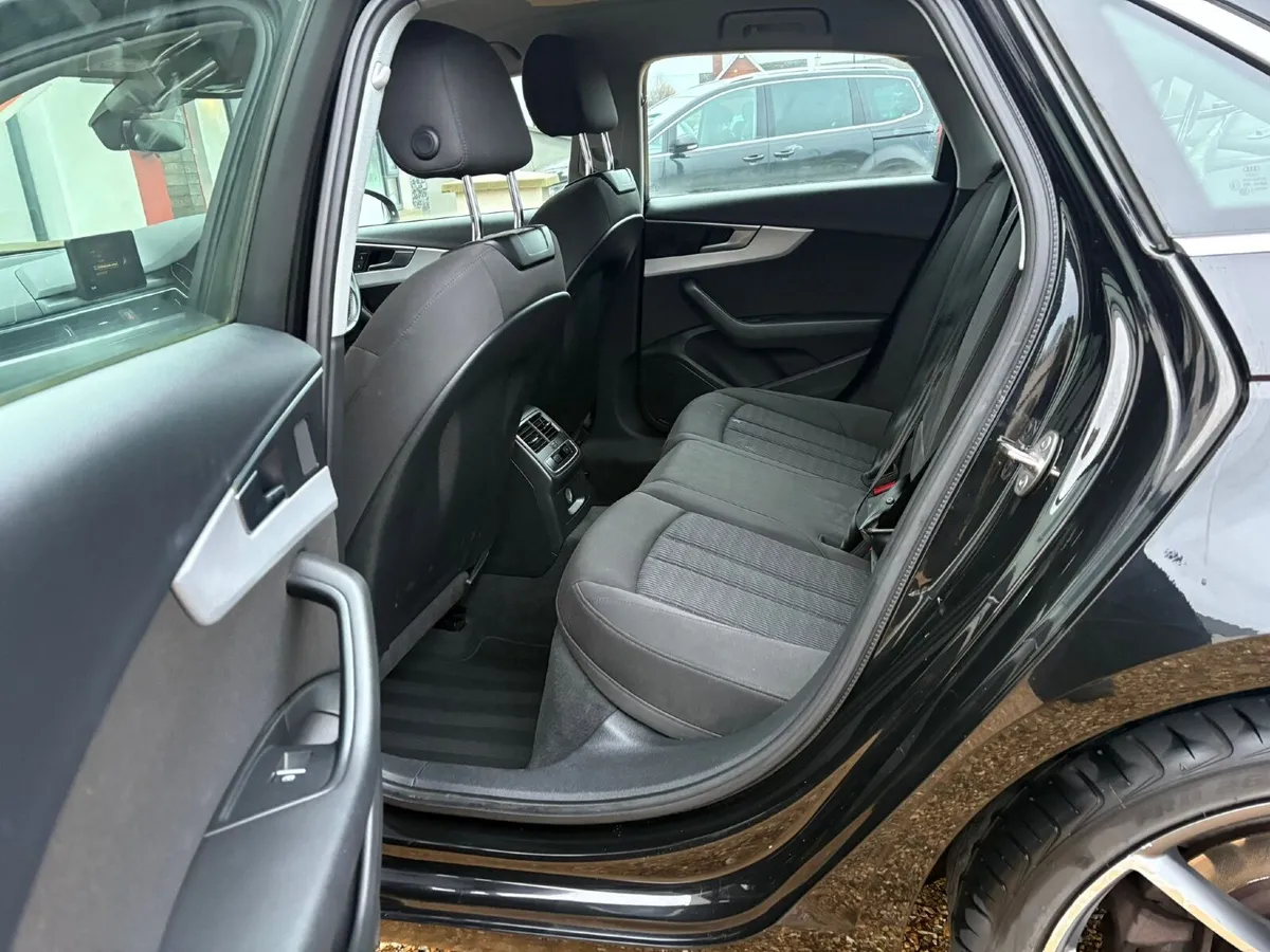 Audi A4 2018 - Image 2