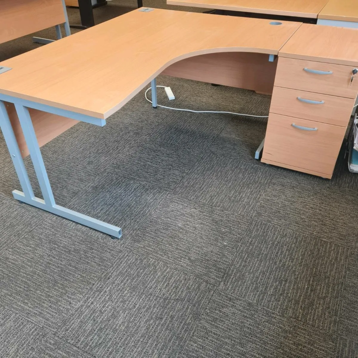 Beech corner office desk with - Image 1