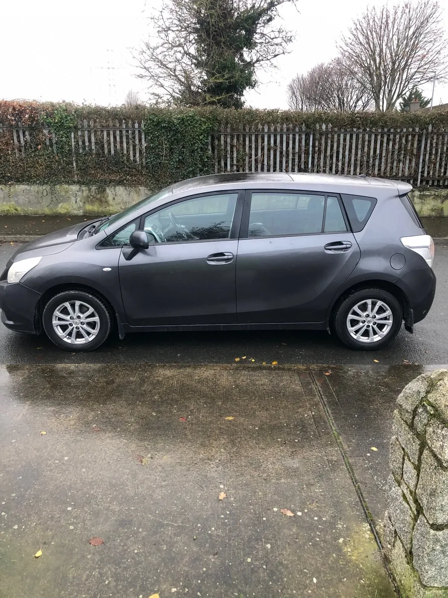 Toyota Verso 2011 - Image 2