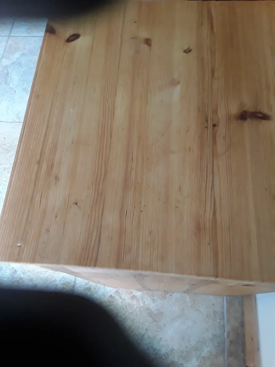 Solid pine 4  draw chest - Image 3