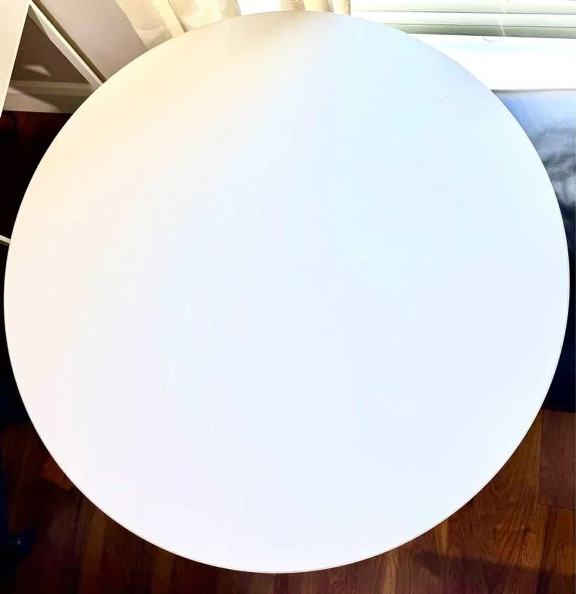 Round table with 4 chairs - Image 3