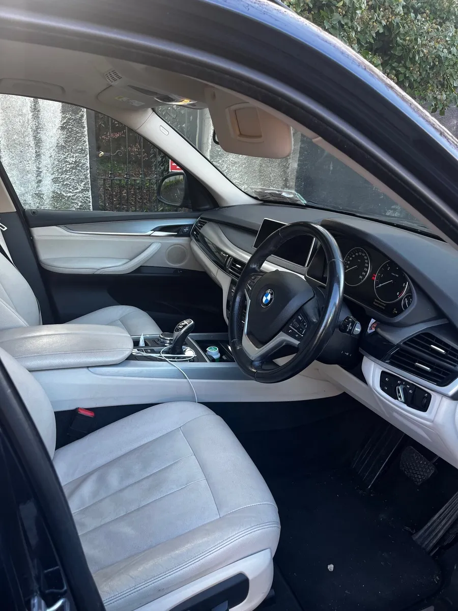 BMW X5 2016 - Image 2