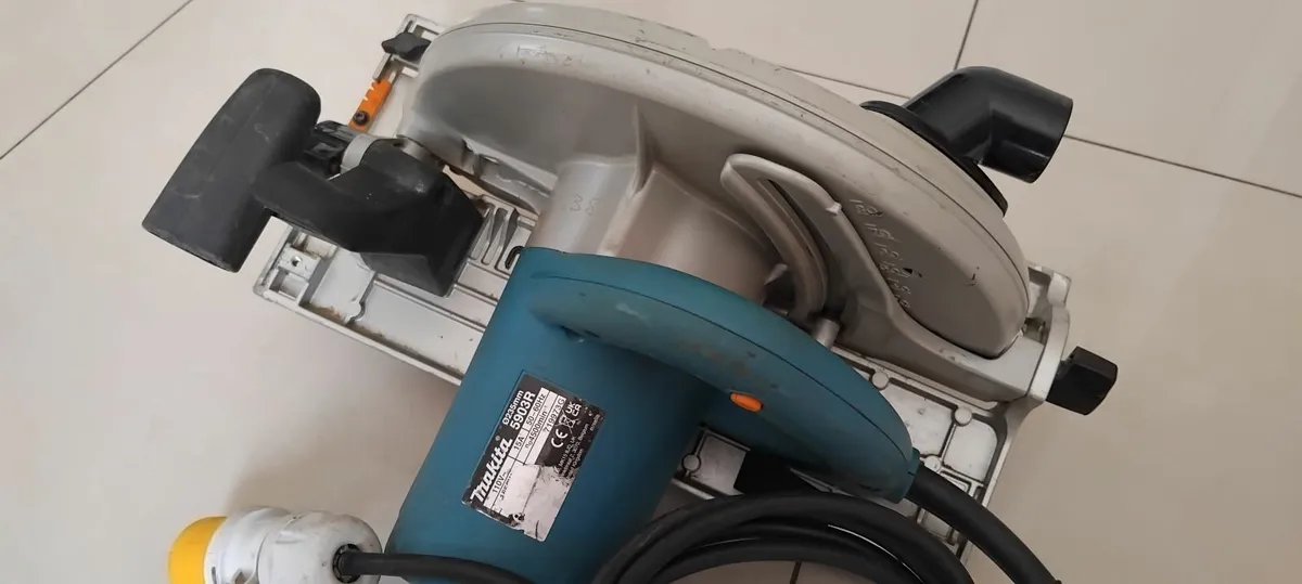 Makita 5903R 235mm Circular Saw 110v - Image 3