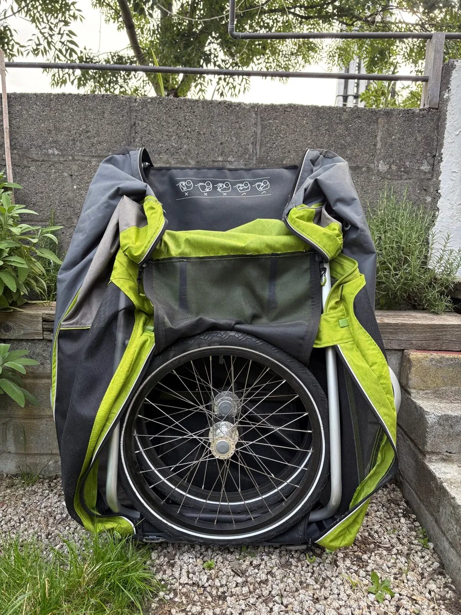 Bike trailer for large dog - Image 1