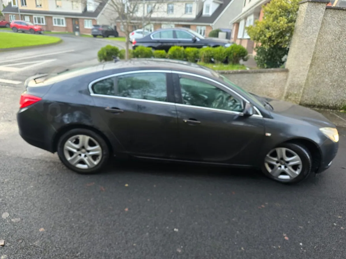 Vauxhall Insignia 2010 - Image 2
