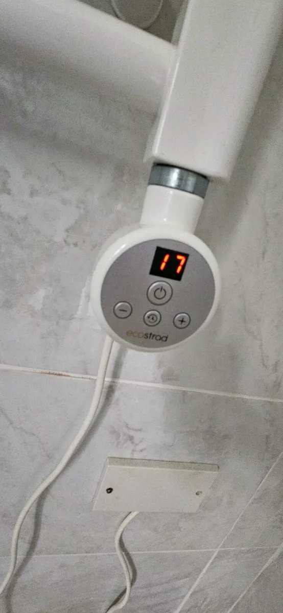 Electric towel radiater - Image 2