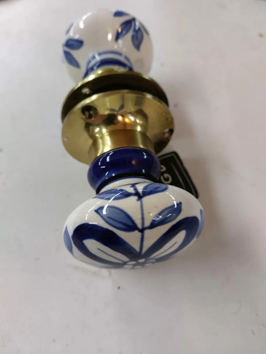 Porcelain door knobs