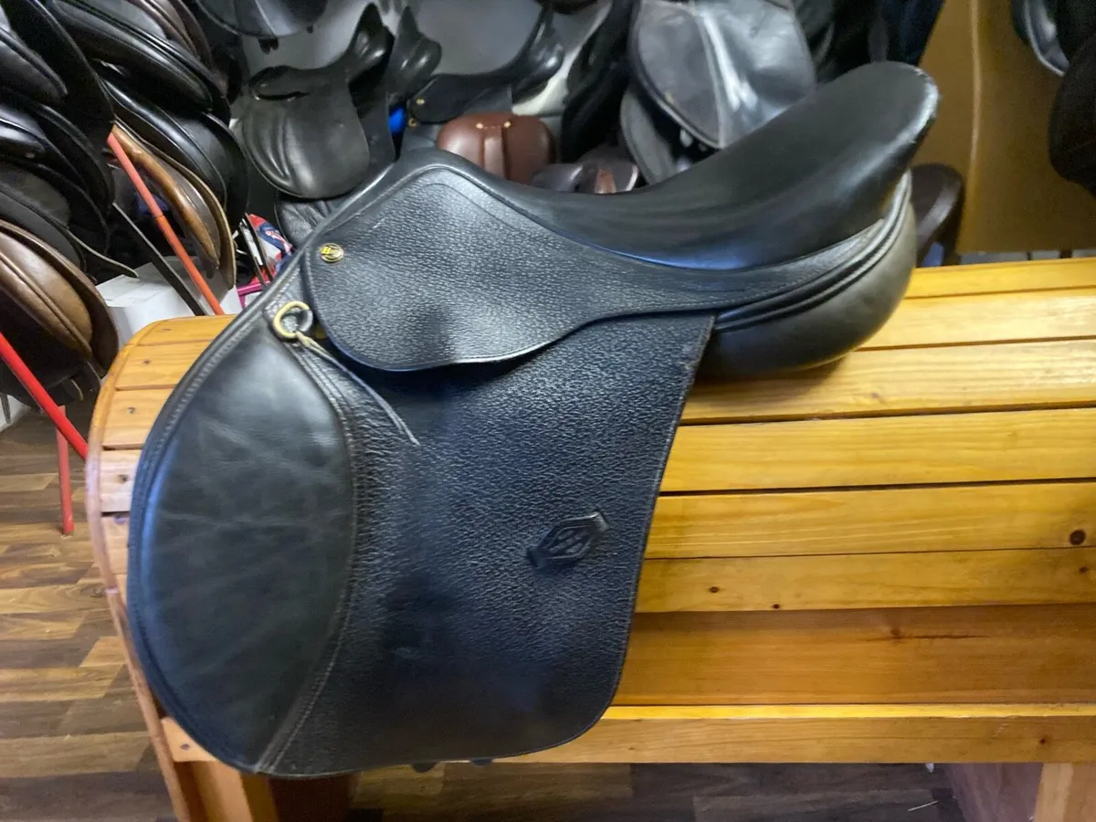 Henri de regal pony jumping saddle 16.5” - Image 2