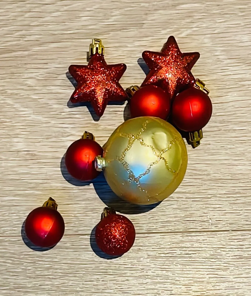 Red & Gold Baubles  - 80 Pieces - Image 4