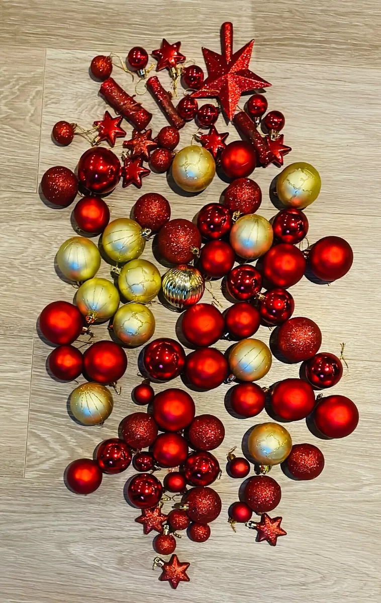 Red & Gold Baubles  - 80 Pieces - Image 3