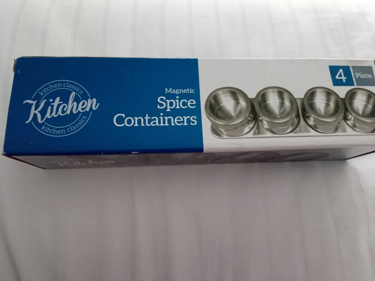 Magnetic Spice and Herb Containers. - Image 1