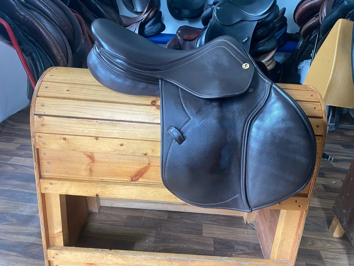 Exselle brown leather jumping  saddle - Image 1
