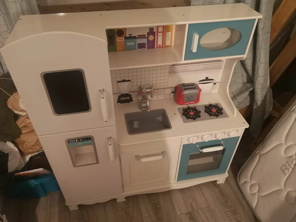 Toy kitchen - Image 4