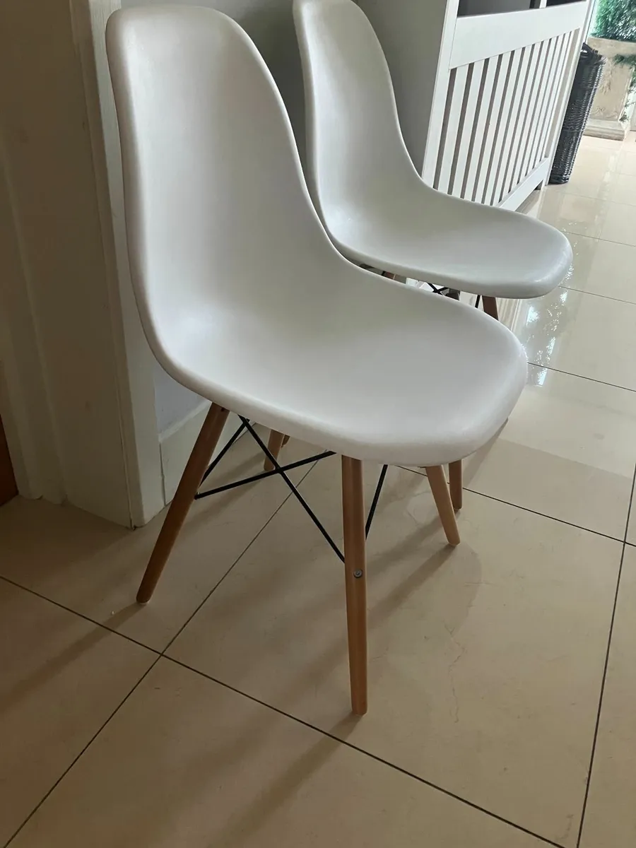 2 Contemporary White Chairs with Oak Legs - Image 2