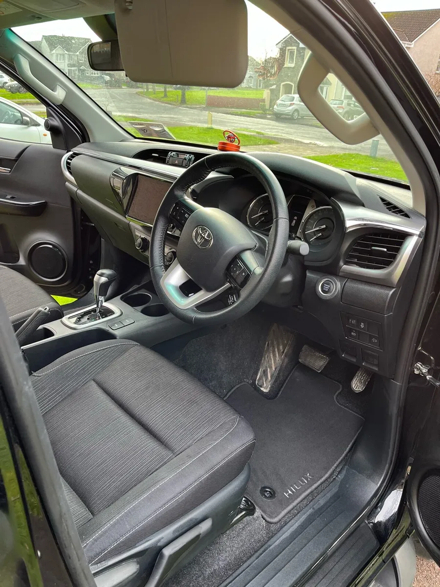 Toyota hilux 39000€+VAT - Image 4