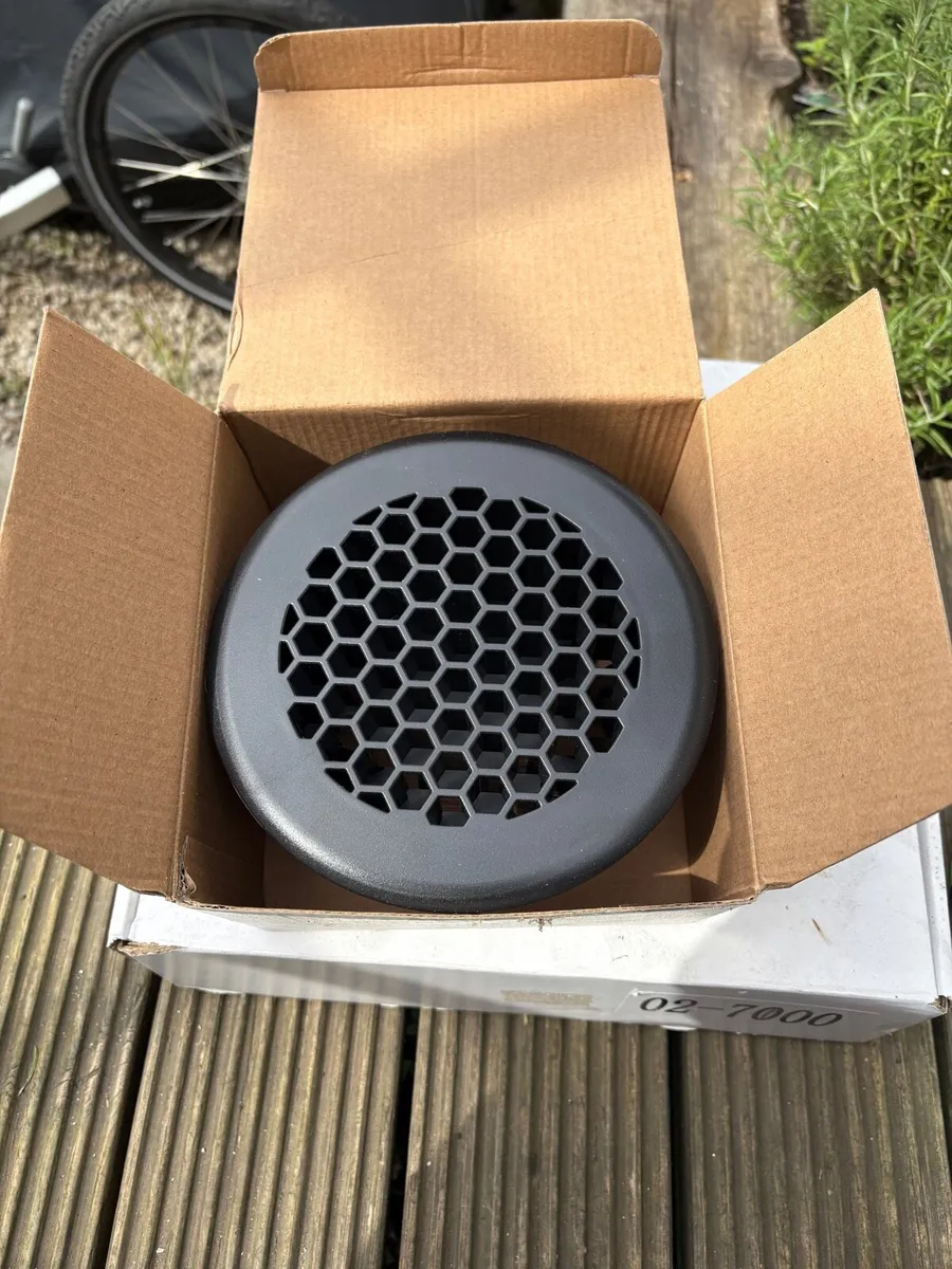 G&C system floor vent - Image 1