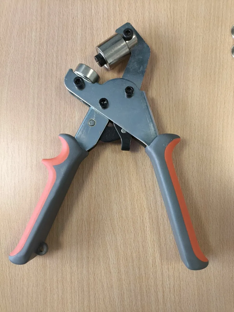 Grommet Eyelet Pliers works only with 10mm eyelets - Image 3