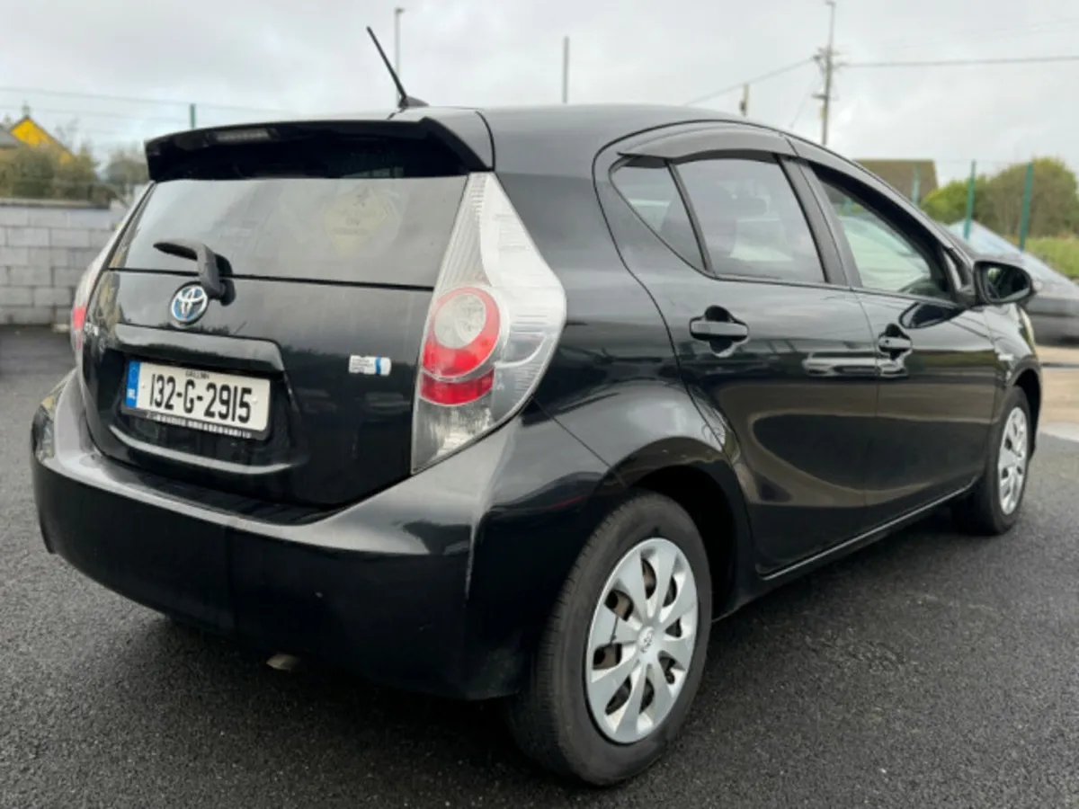 Toyota Aqua 1.5 NHP10 5DR Auto - Image 3