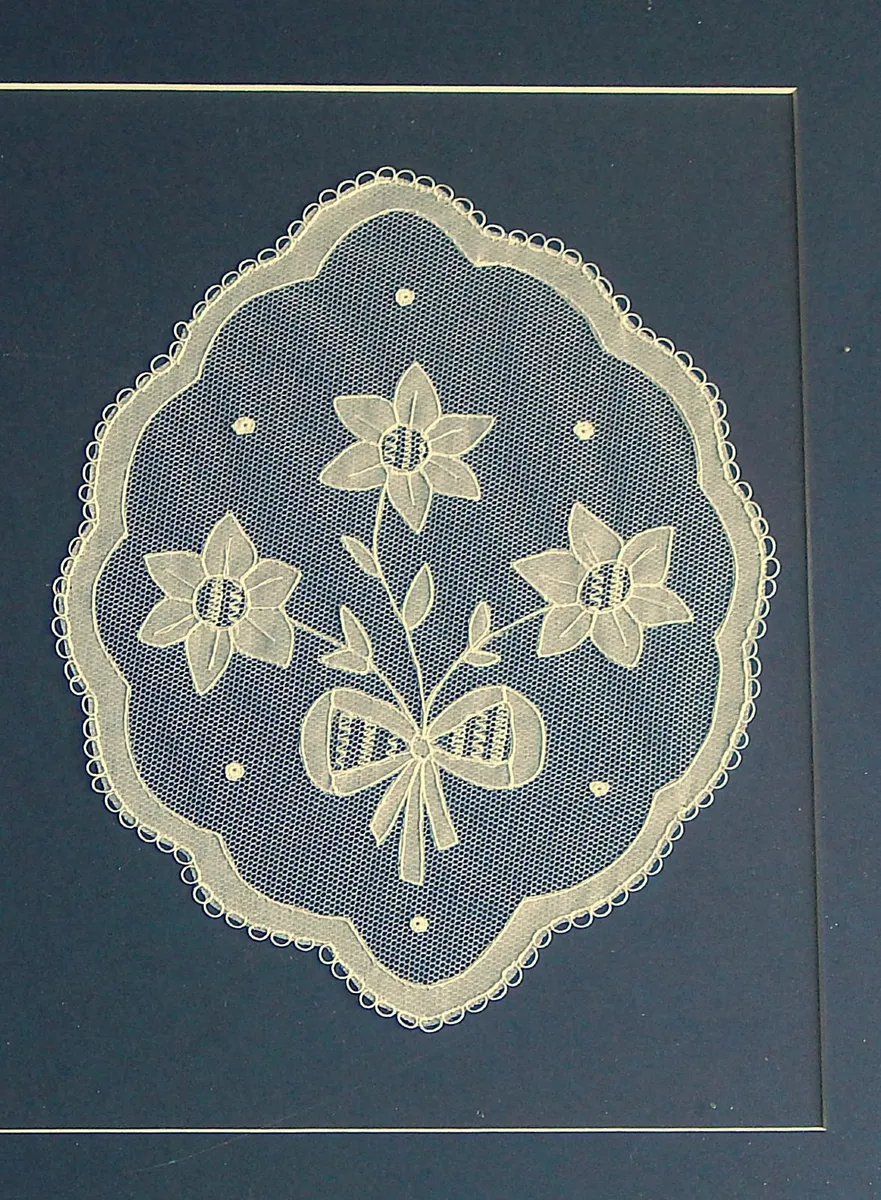 Large Framed Pieces of Vintage Carrickmacross Lace - Image 3