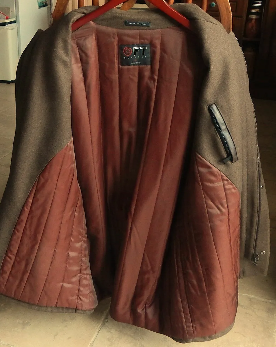 Gents Italian Made Jacket, Size EU 54 - Image 3