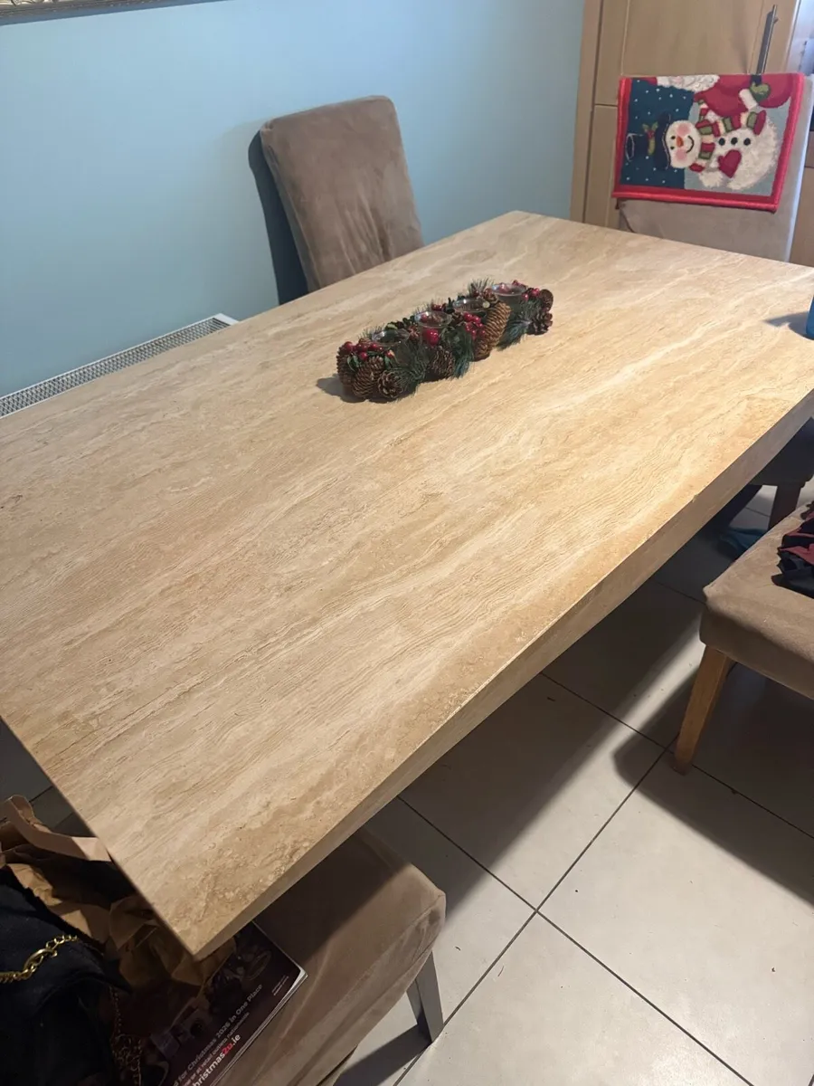 Marble table - Image 1