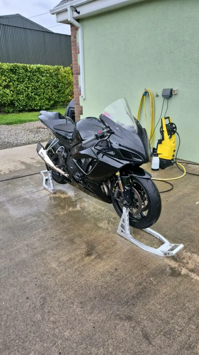 Suzuki gsxr 600 (Track Bike) - Image 2