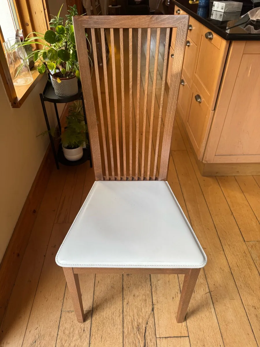 Calligaris extending table and leather chairs - Image 3