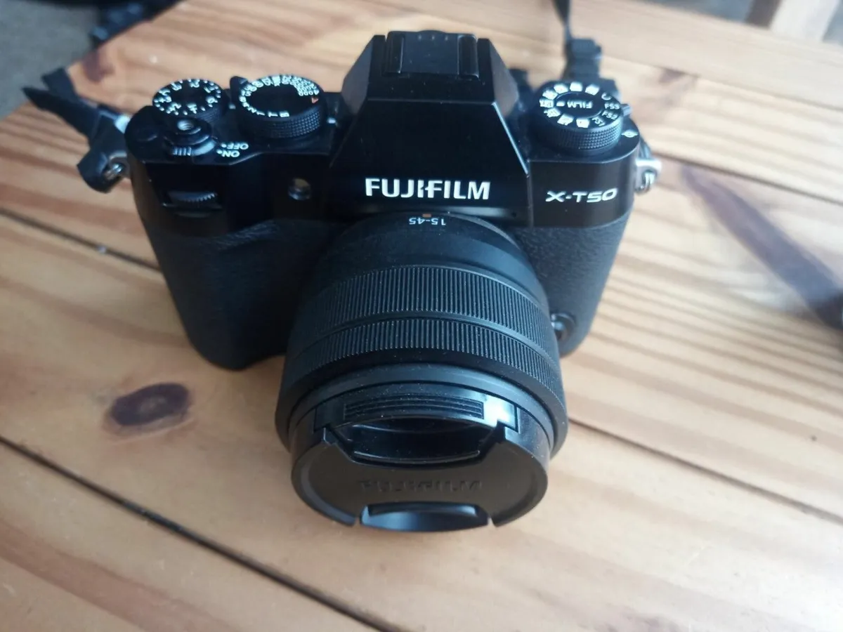 Fujifilm X-T50  with XC15-45 Kit lens, box - Image 1