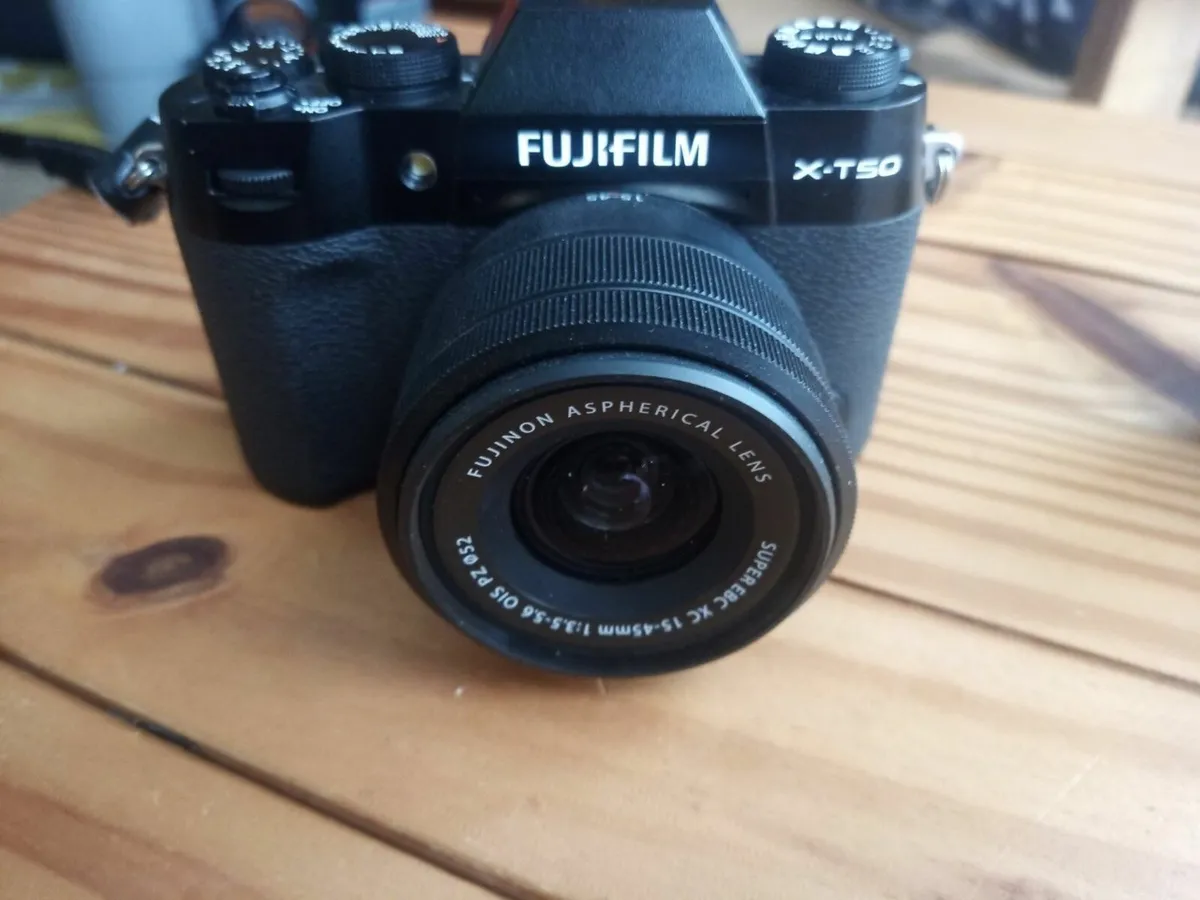 Fujifilm X-T50  with XC15-45 Kit lens, box - Image 2
