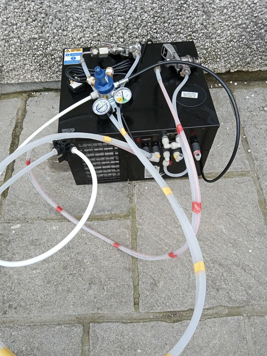 Beer cooler and taps - Image 2