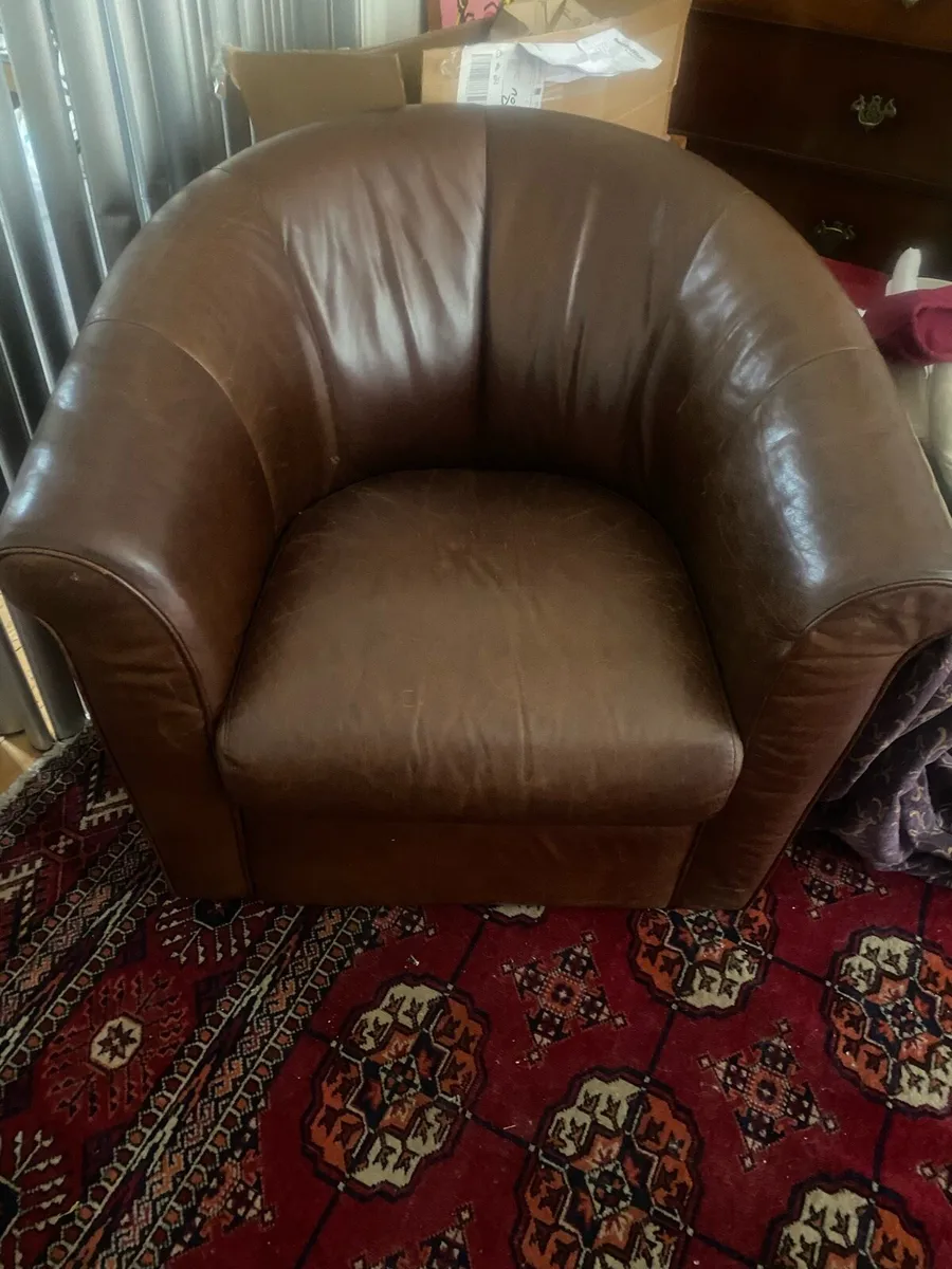 Beautiful Leather chair brown large