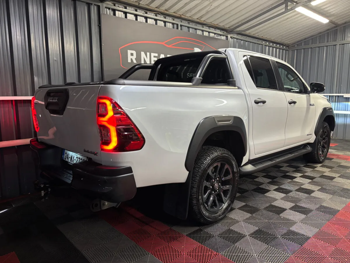2024 Toyota Hilux Invincible-X Automatic 55KMS - Image 3