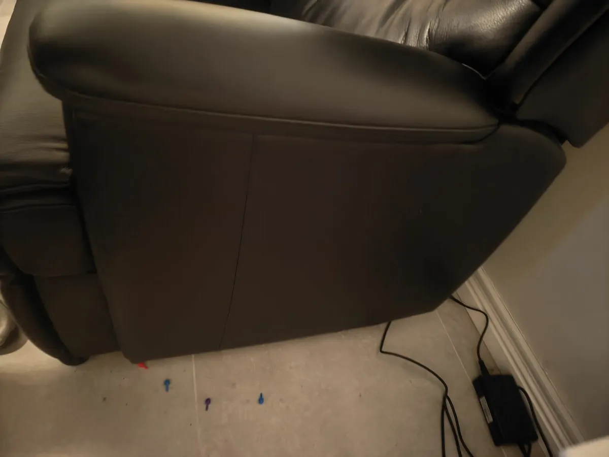 HSL Riser recliner chair - Image 3