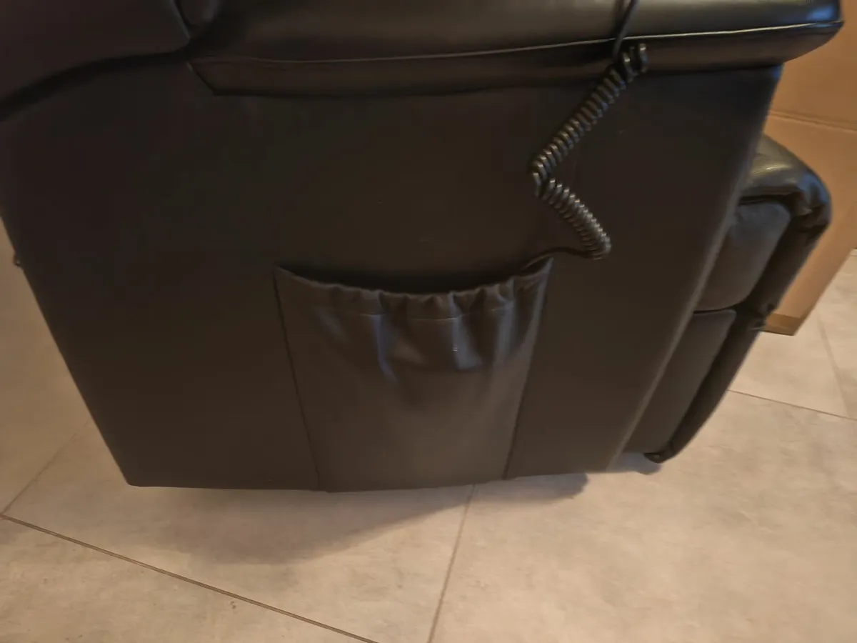 HSL Riser recliner chair - Image 4