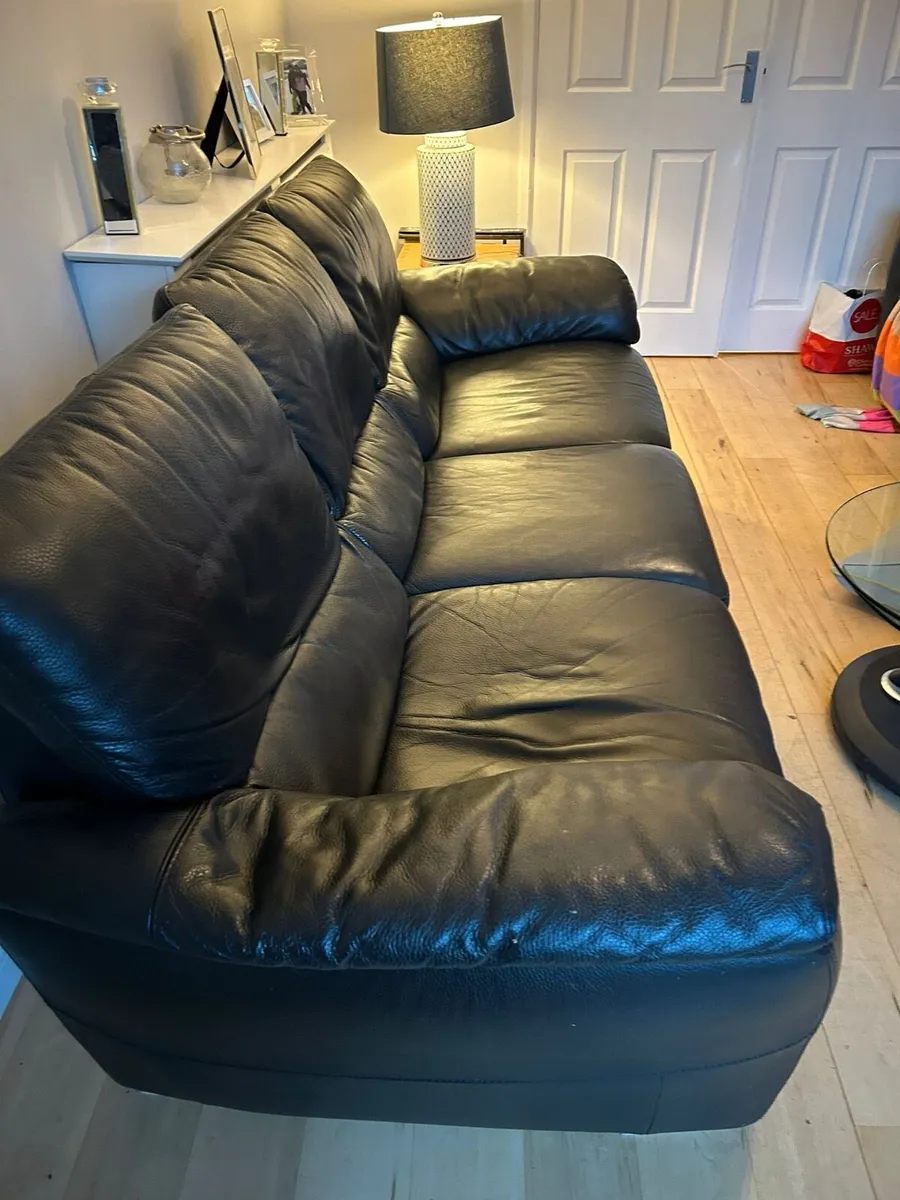 Black leather sofa recliner - Image 2