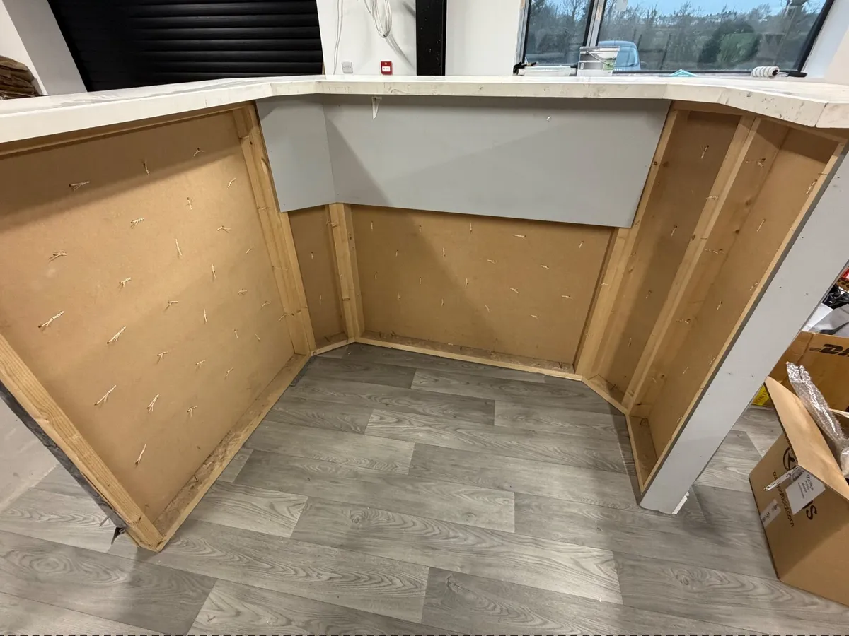 Reception Desk - Image 2