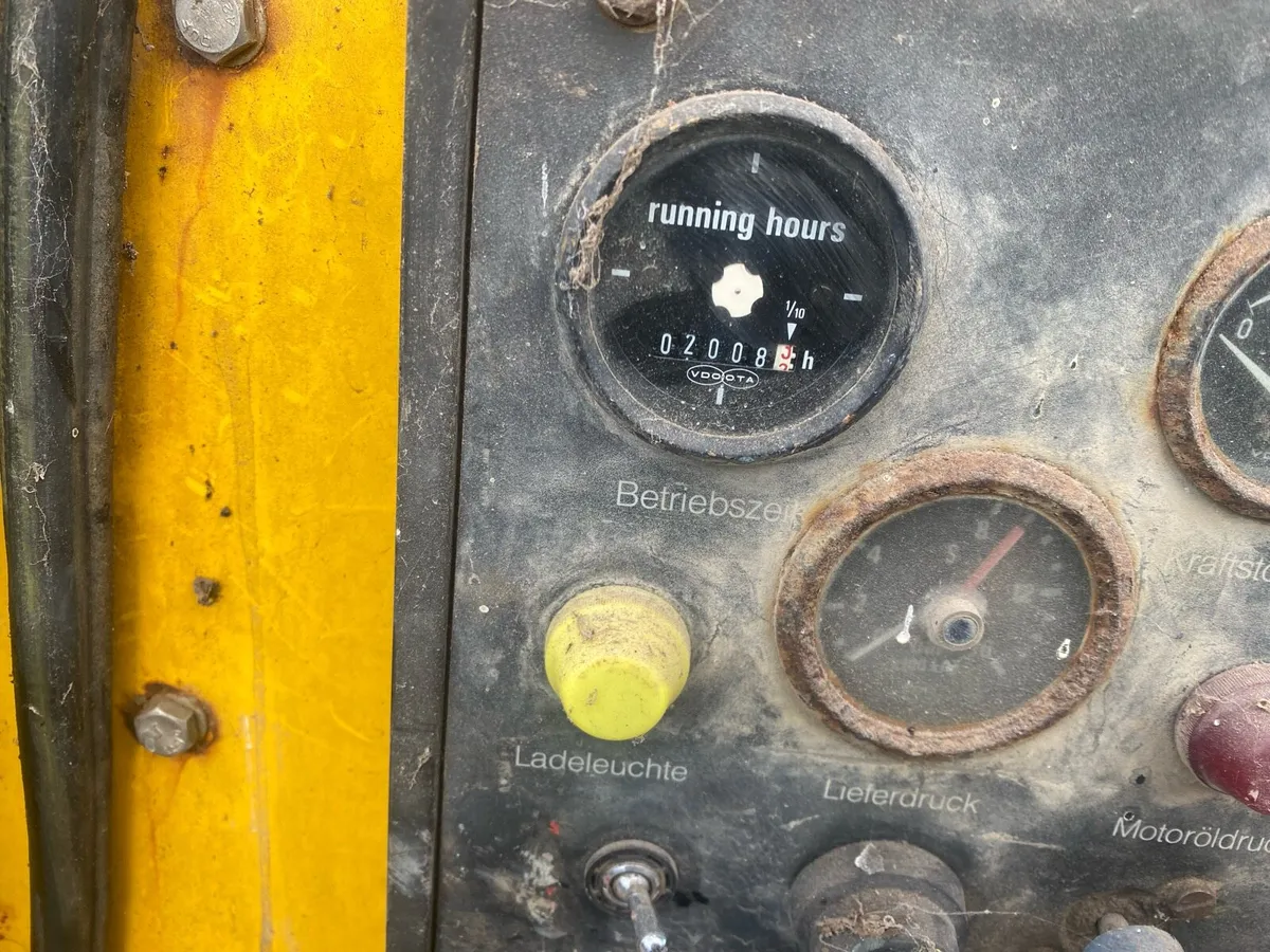 Compressors read add. Wanted rubber tracks - Image 2