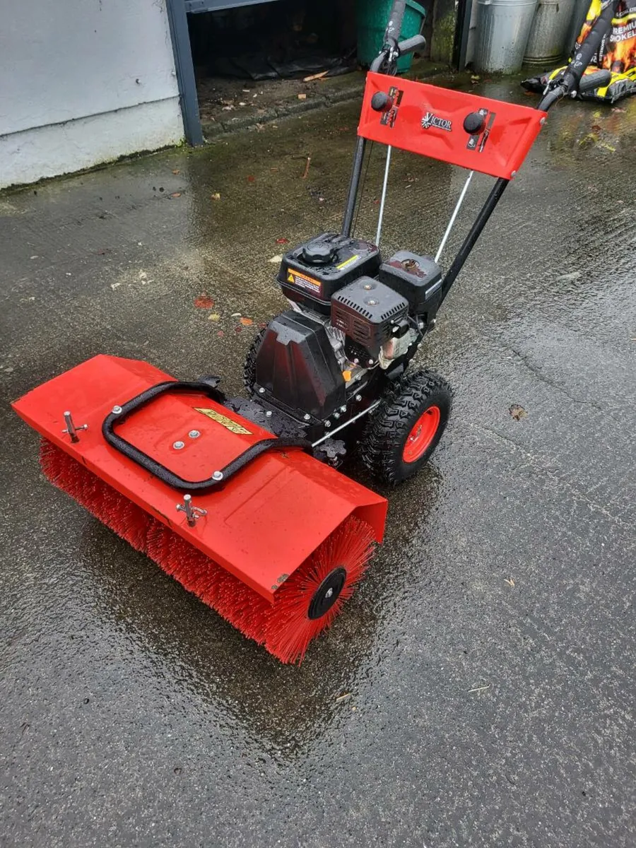 Yard sweeper - Image 1