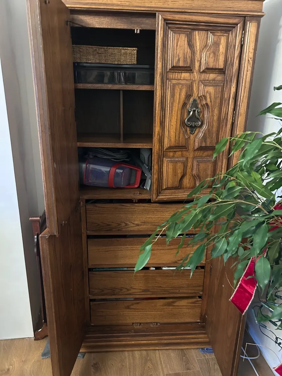 Clear out furniture - Image 2