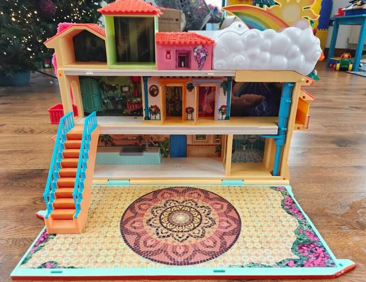 Encanto House - Image 2