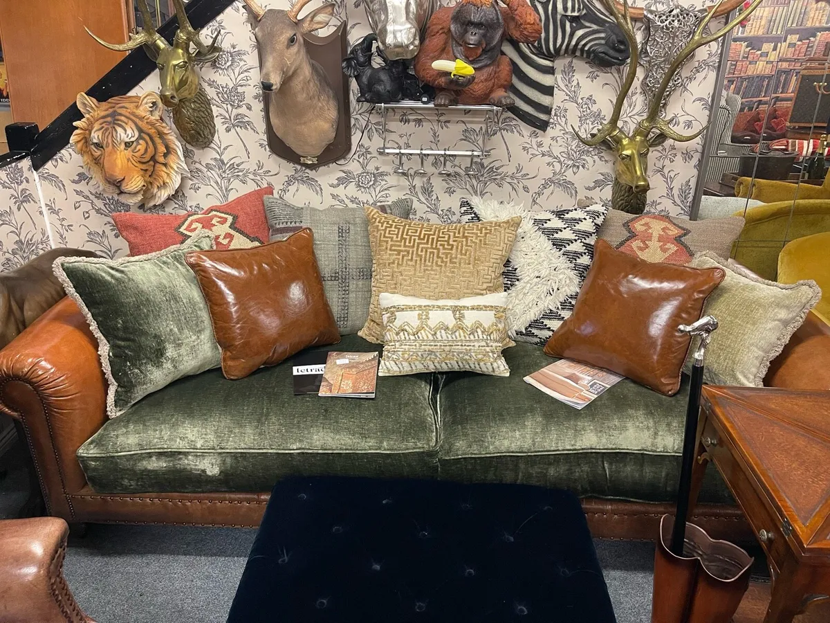 Designer Tetrad grand sofa 🎄🎄🎄🎄 - Image 4